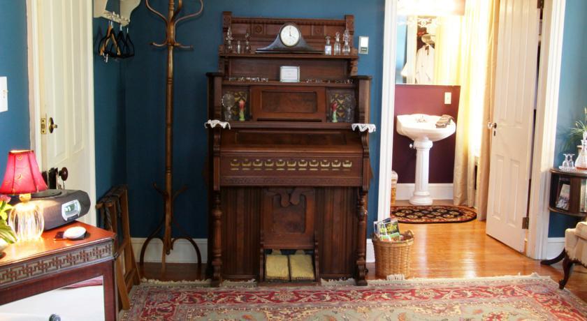 Amethyst Inn Adamstown Room photo